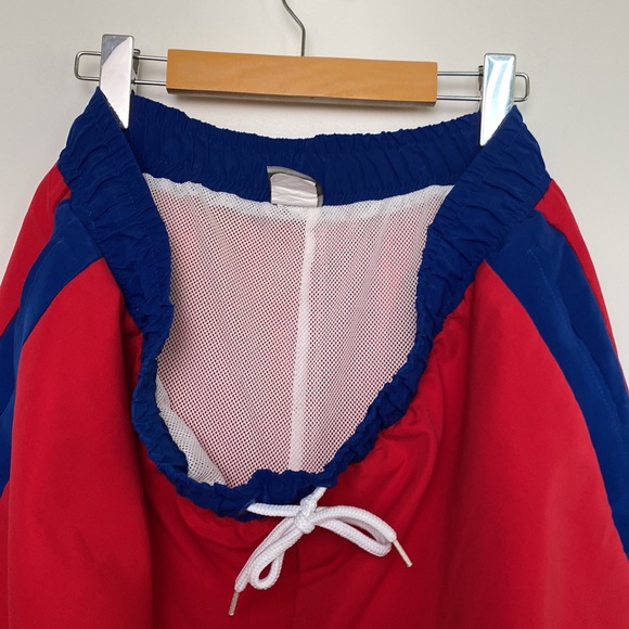 Montreal Canadiens NHL Shorts Men XL Red Blue Swim Sporty Logo Colour Block - Picture 12 of 15